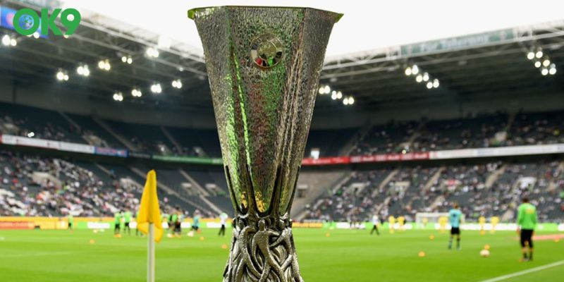 Cúp C2 còn có tên gọi khác là Europa League